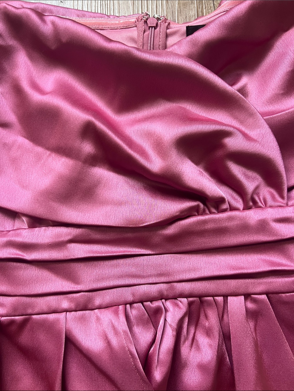 NWT Lulus Women’s Satin Off-the-Shoulder Asymmetrical Pink Mini Dress Size Small - Picture 6 of 16
